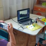 Microscopul digital și camera foto parteneri de joacă și de învățare 3
